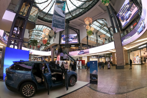 18.12.2023 oberhausen, westfield centro - NIO
