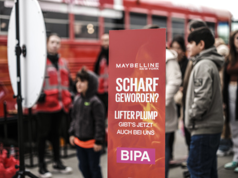 Westfield Shopping City Süd, Westfield SCS, Maybelline, lifter pump