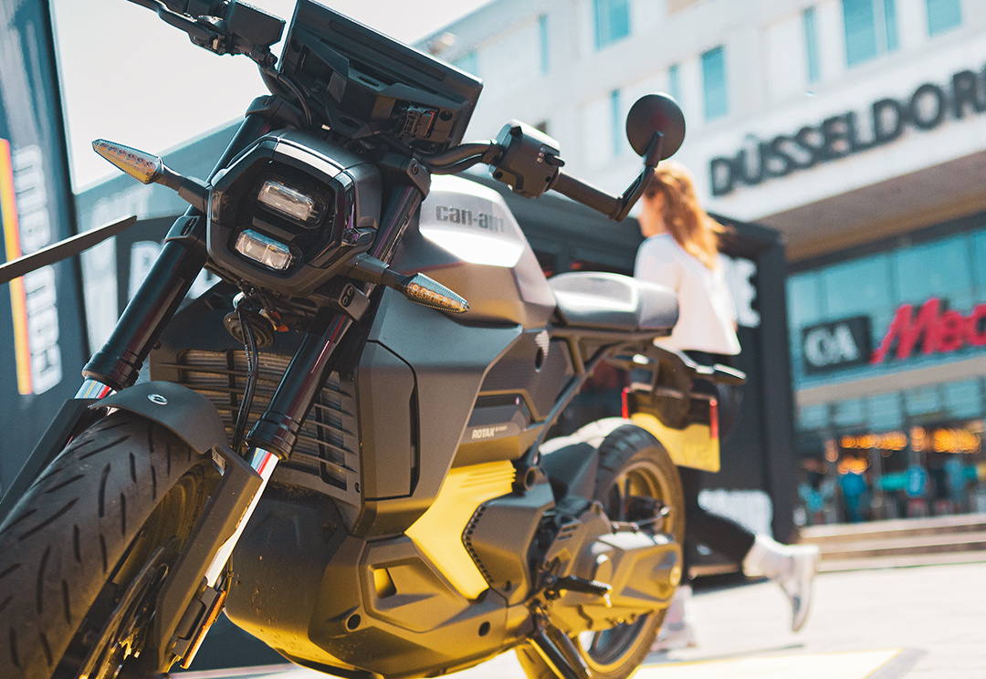 Fahrspaß auf neuem Level – Can-Am elektrisiert Düsseldorf